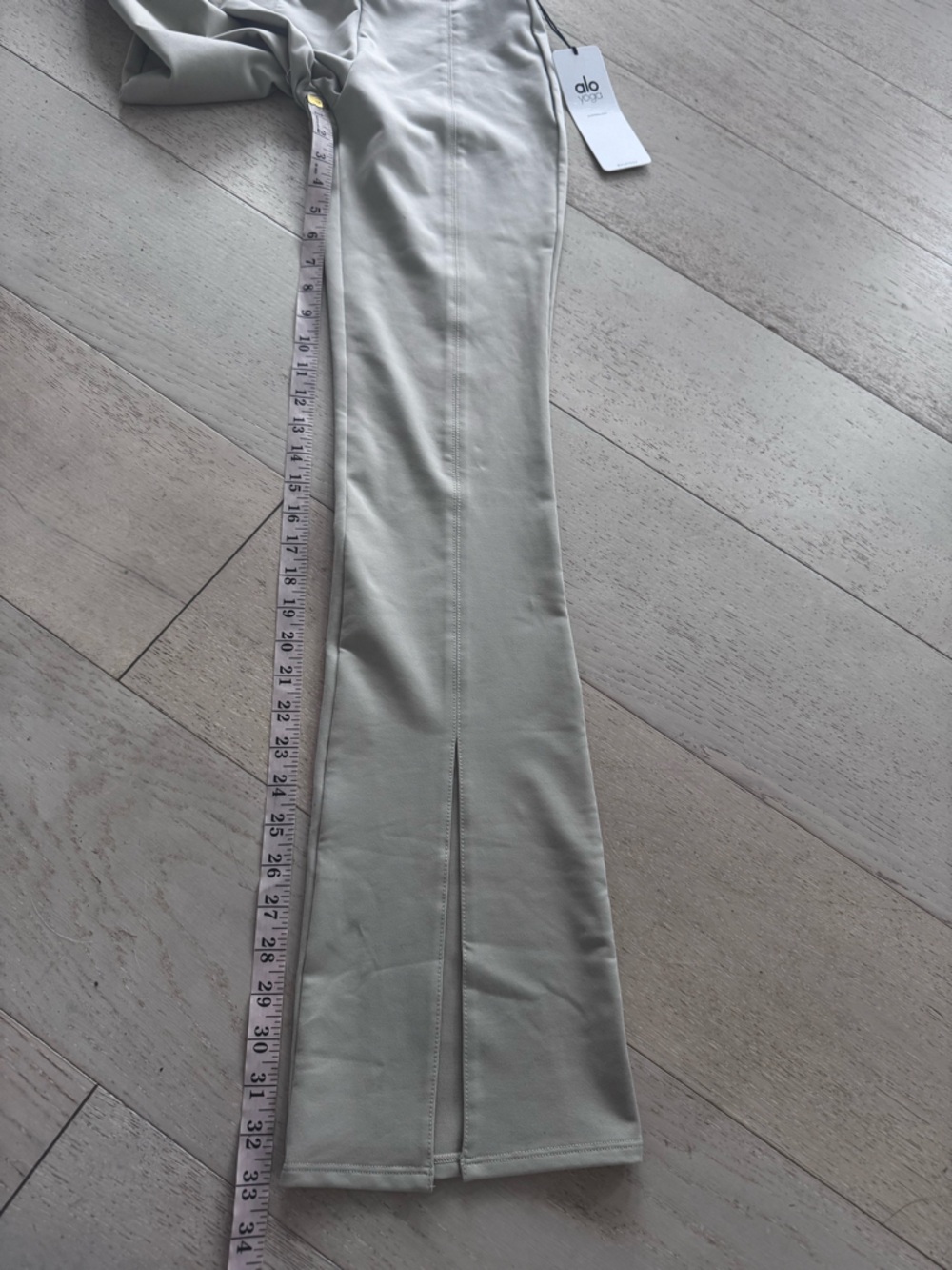 NWT Alo airbrush high-waist flutter legging California Dune S - Picture 9 of 12